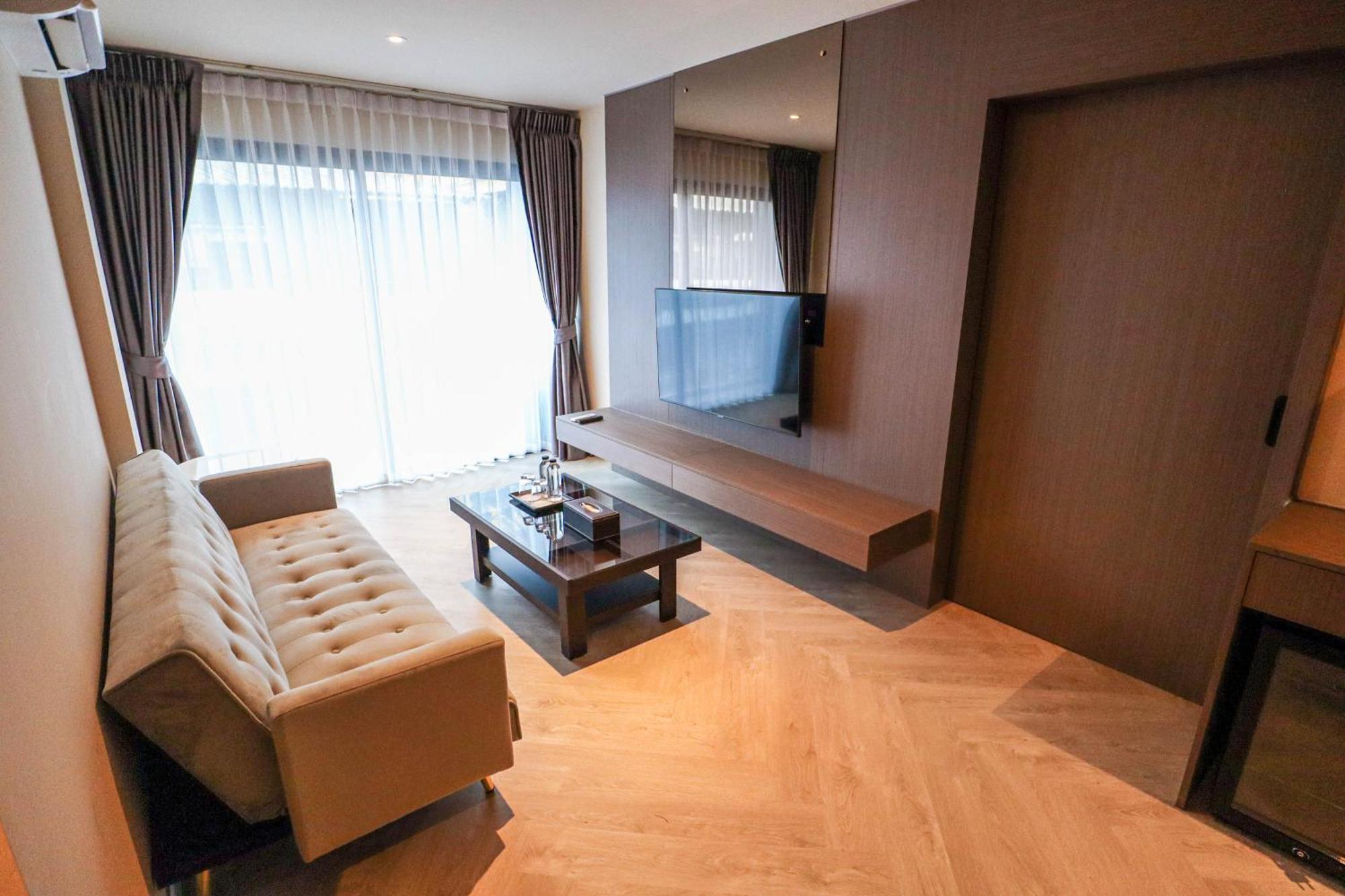 The One Cozy Living Hotel Pattaya Exterior foto