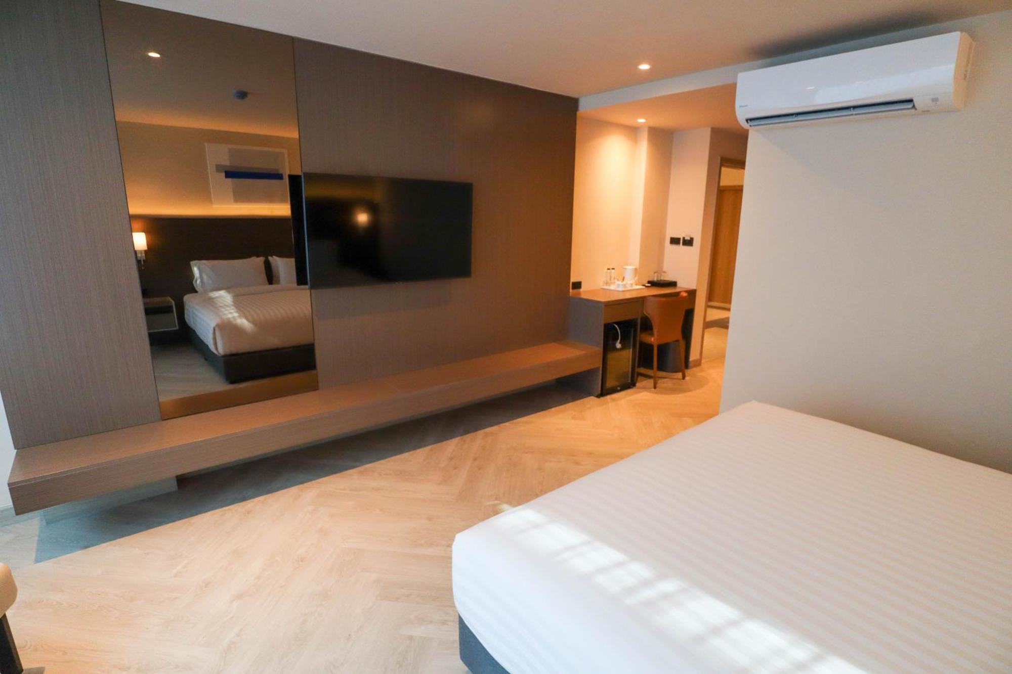 The One Cozy Living Hotel Pattaya Exterior foto